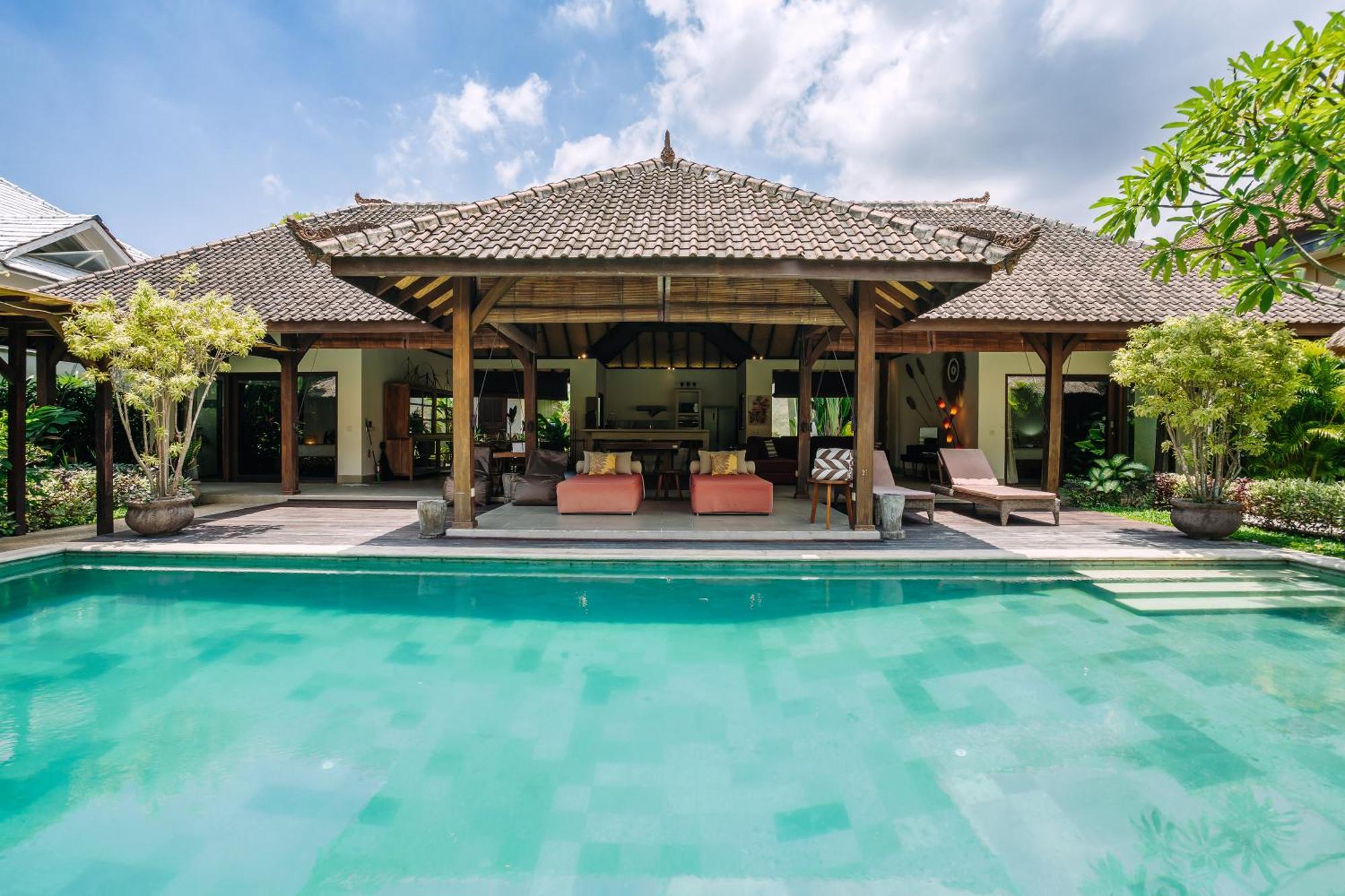 Cira - 5 Bedrooms Private Next To Villa *