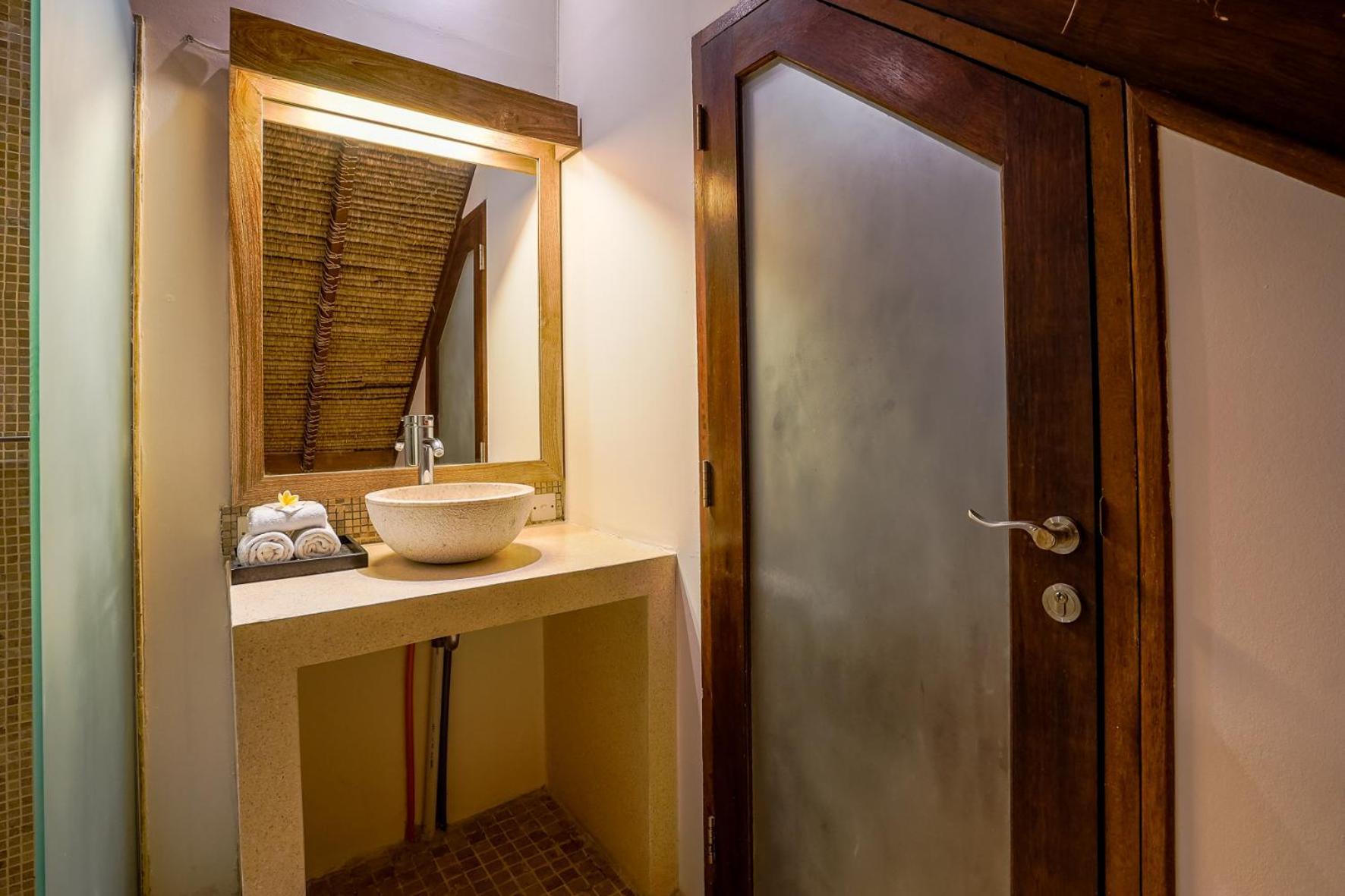 Cira - 5 Bedrooms Private Next To Villa *