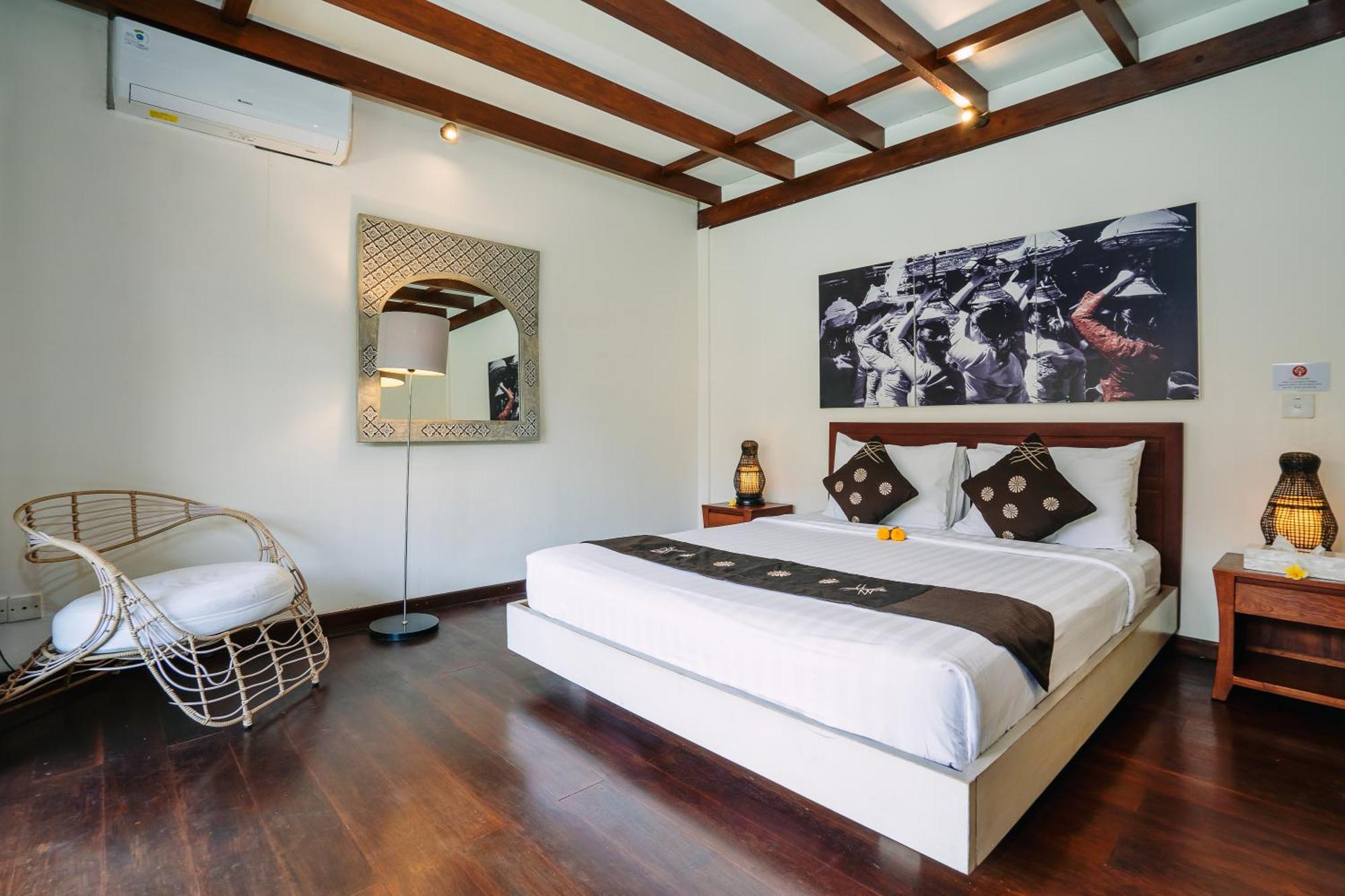 Cira - 5 Bedrooms Private Next To Villa *