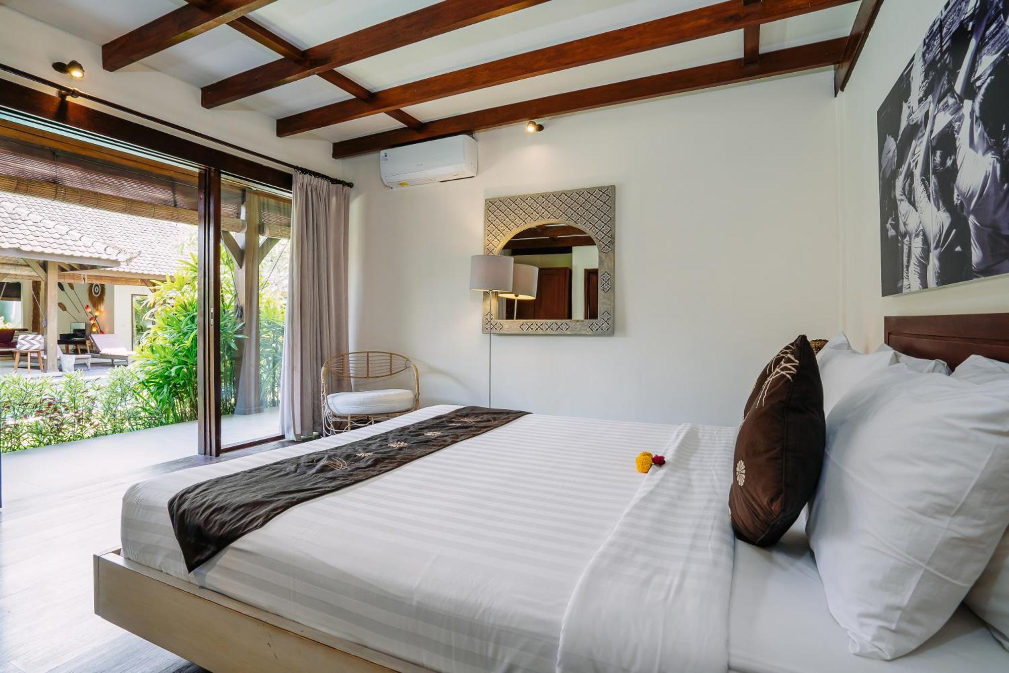 Cira - 5 Bedrooms Private Next To Villa *