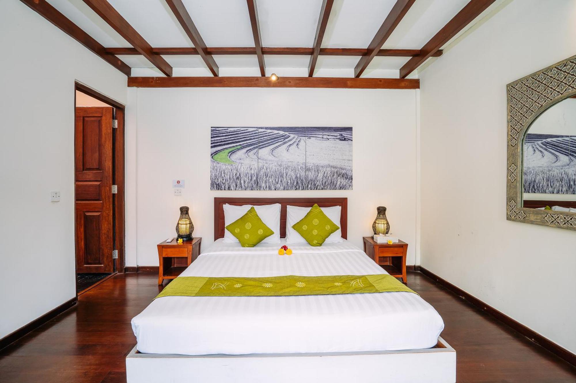 Cira - 5 Bedrooms Private Next To Villa Seminyak (Bali)