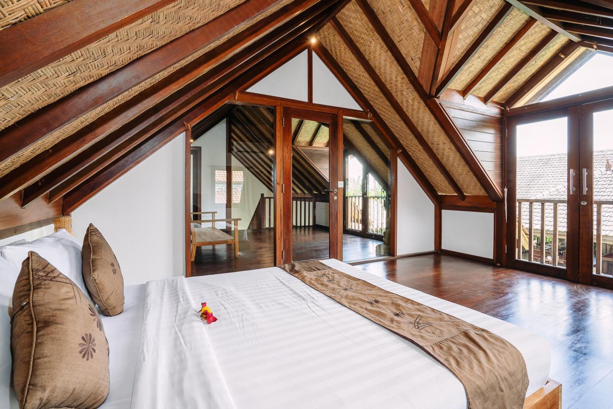 Cira - 5 Bedrooms Private Next To Seminyak (Bali)