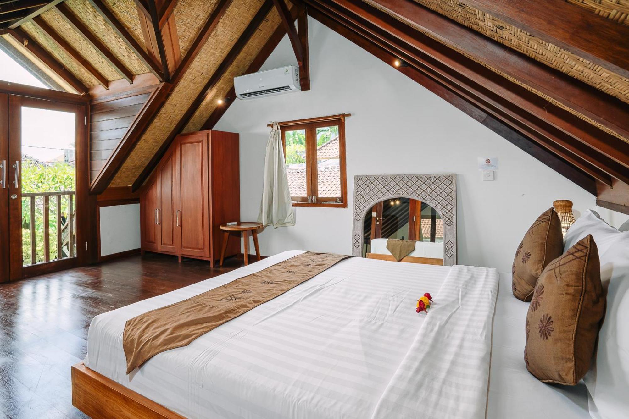 Cira - 5 Bedrooms Private Next To Villa
