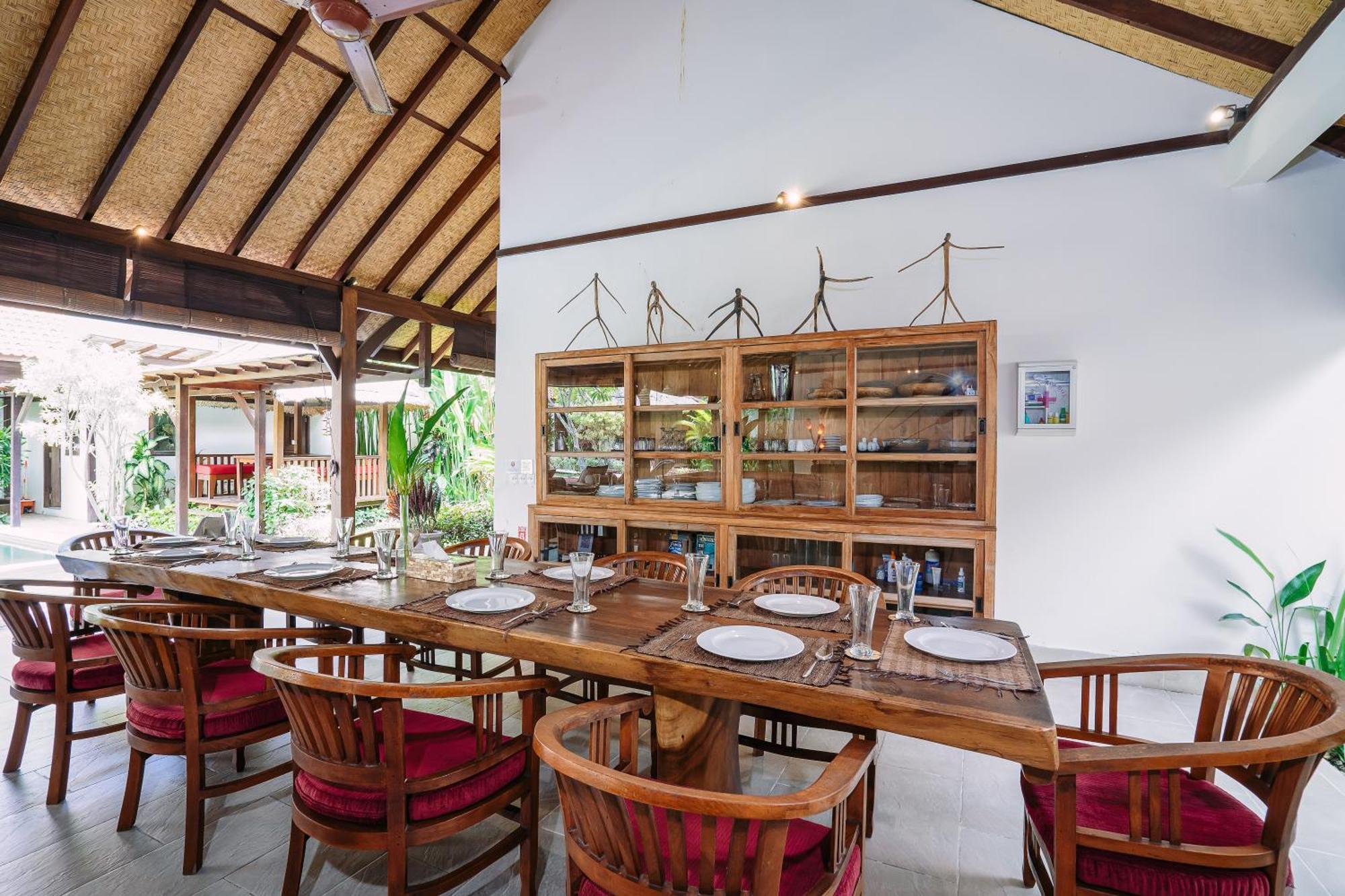 Cira - 5 Bedrooms Private Next To Villa Seminyak (Bali)