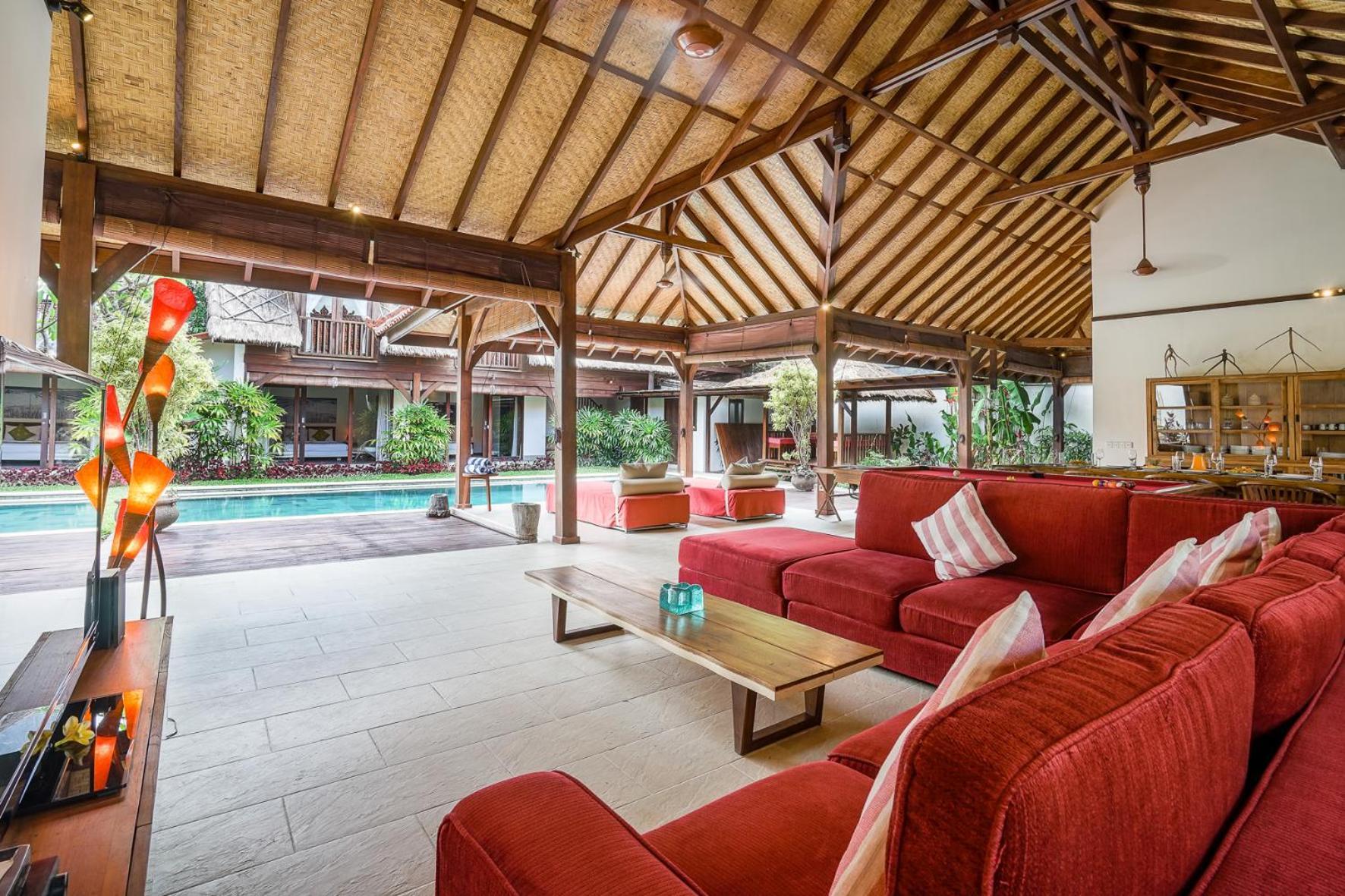 Cira - 5 Bedrooms Private Next To * Seminyak (Bali)